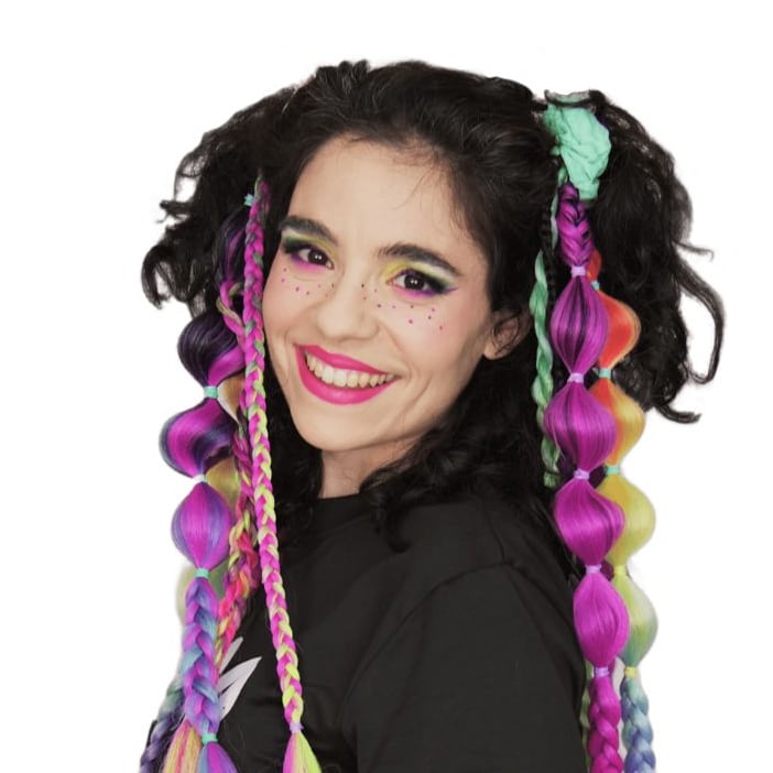 Bego Esza, forma parte del equipo de correveidiles teatro